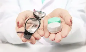 Soczewki czy okulary? Sprawdź, co wybrać dla siebie!