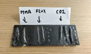 Próbne spawy wykonane drutem samoosłonowym: MMA, FLUX, CO2. Różnice w jakości i wyglądzie spoin.