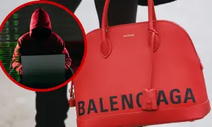 Haker w czerwonej bluzie z kapturem przy laptopie, obok czerwona torebka z napisem BALENCIAGA. Czy to balenciaga co to za firma?