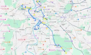 Rom in 3 Tagen: Karte mit einer blauen Route, die Sehenswürdigkeiten wie das Kolosseum, den Vatikan und die Engelsburg verbindet.