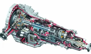 Przekrój skrzyni biegów do Audi z silnikiem 3.0 TDI. Widoczne koła zębate, wałki i elementy hydrauliczne.