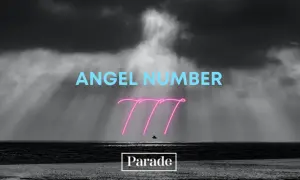 Anielski numer 777, symbolizujący szczęście i duchowe przebudzenie, na tle dramatycznego nieba nad morzem.