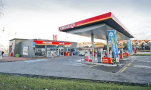 Gdzie najlepiej tankować benzynę, aby zaoszczędzić na paliwie?