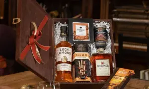 Jak oryginalnie zapakować alkohol na prezent, by zaskoczyć obdarowanego