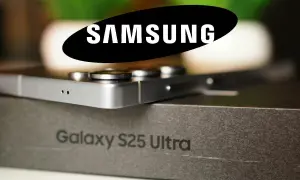 Nowe Samsung modele po kolei: Galaxy S25 Ultra w eleganckim opakowaniu.