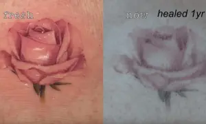 Rosa de microrealismo tattoo antes y después. La imagen muestra la misma rosa, primero recién hecha y luego curada tras un año, con una sutil pérdida de color.