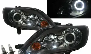 Reflektory do Golfa 5 z ringami LED, idealne do wymiany żarówki w przedniej części auta.