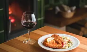 Gdzie zjeść w Adrspach? Odkryj najlepsze restauracje i smaki