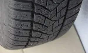 Bieżnik opony zimowej do Citroen Berlingo. Sprawdź rozmiar opon, by zapewnić bezpieczeństwo.