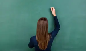 Ile godzin pracuje nauczyciel w przedszkolu? Zaskakujące fakty o etacie