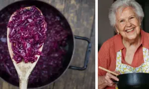 Omas klassisches Rotkohl Rezept: Ein Löffel voller lila Glück, zubereitet mit Liebe.