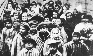 Kto wyzwolił Auschwitz? Prawda o bohaterach i tragedii obozu