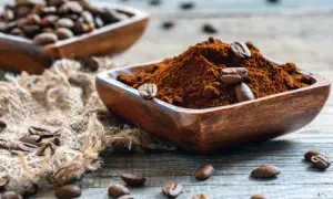 Jak długo parzyć kawę, by uniknąć gorzkiego smaku i cieszyć się aromatem?