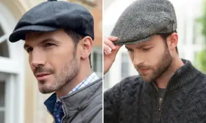 Elegancka gawroszka jak nosić? Dwóch mężczyzn prezentuje stylowe nakrycia głowy, idealne do casualowych i bardziej formalnych stylizacji.