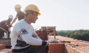Jaka zaprawa do piaskowca? Wybierz odpowiednią dla swojego projektu budowlanego