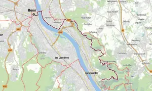 Karte zeigt die Rheinsteig Etappe 1 von Bonn nach Königswinter mit markiertem Weg über Berge wie Drachenfels.