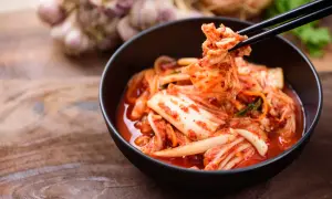Kimchi: Jak przechowywać, by było świeże i smaczne miesiącami?