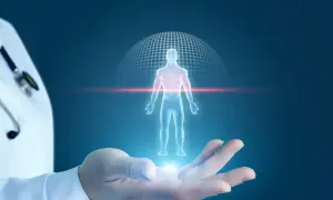 Lekarz prezentuje hologram ludzkiego ciała, symbolizujący złożoność organizmu i jego tkankę łączną.