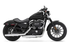 Czarny Harley-Davidson Sportster 883. Zastanawiasz się, jaki chopper jest najmniej awaryjny? Ten model to solidny wybór.