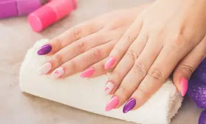 Manicure w ciąży: Piękne paznokcie bez obaw? Poznaj fakty