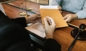 Co może opiekun prawny osoby ubezwłasnowolnionej? Poznaj jego prawa i obowiązki