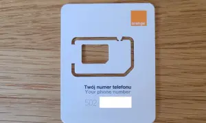 Karta SIM Orange z wyciętym miejscem na numer telefonu. Gotowa do rejestracji numeru Orange.