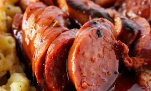 Rougail Saucisse: La liste d'ingrédients pour un plat réunionnais parfait
