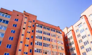 Kto nadzoruje spółdzielnie mieszkaniowe? Poznaj kluczowe instytucje