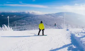 Gdzie na narty w Górach Świętokrzyskich? Odkryj najlepsze stoki