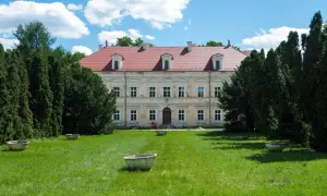 Pałac w Konarzewie sprzedany: nowa właścicielka przywraca historyczny blask