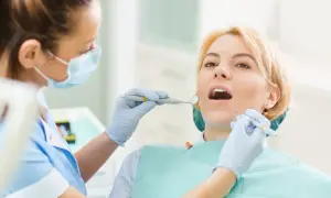 Ile naprawdę kosztuje prywatna wizyta u dentysty? Sprawdź, jak uniknąć wysokich rachunków