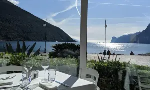 Gdzie zjeść w Desenzano del Garda? Najlepsze restauracje z widokiem