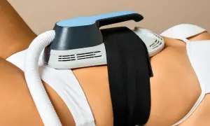 Urządzenie do endermologii na brzuchu. Przed zabiegiem warto sprawdzić endermologia przeciwwskazania.
