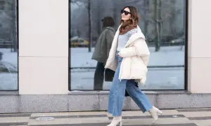 Idealne buty do szerokich spodni? Poznaj złote zasady stylizacji