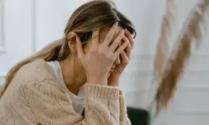 Czy nerwica natręctw to choroba psychiczna? Poznaj jej skutki i objawy