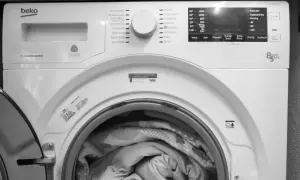 Pralka Beko z załadunkiem 8kg/5kg. Czy pralki Beko są awaryjne? Ta pralka z funkcją prania i suszenia wygląda na solidną.