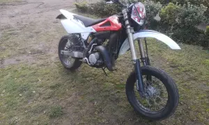 Husqvarna WR 125 Supermoto - idealny wybór do jazdy w mieście i na torze