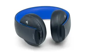 Słuchawki PlayStation z niebieskim wykończeniem. Dowiedz się, jak podłączyć słuchawki bluetooth do PS5, aby cieszyć się dźwiękiem bez kabli.