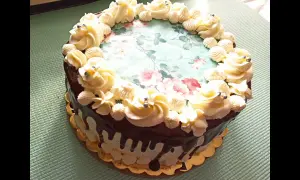 Czy można położyć opłatek na tort dzień wcześniej bez ryzyka?