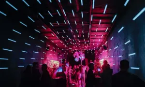 Gdzie potańczyć w Kołobrzegu? Kluby, dancingi i beach party!