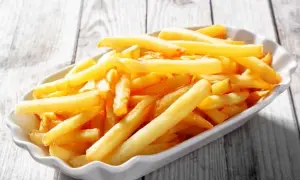 Frytki jak z McDonald's w domu? Poznaj sekret podwójnego smażenia!