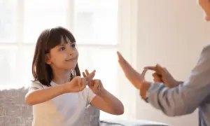 Leczenie niedosłuchu lekami: Kiedy to działa, a kiedy to mit?