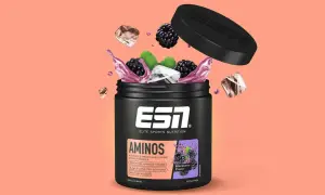 ESN Aminos in Brombeergeschmack: Erfrischende Aminos mit Eis und Beeren, perfekt für dein Training.