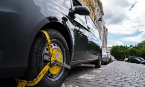 Straż miejska na osiedlu: Kiedy mandat za parkowanie jest legalny?