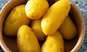 Ziemniaki tuczą? Ekspertka obala mit! Jedz je zdrowo i chudnij