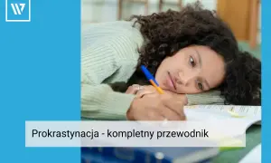 Zmęczona dziewczyna zmagająca się z nauką. Dowiedz się, jak walczyć z prokrastynacją i odzyskać motywację do działania.
