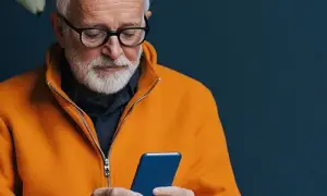 Jaki telefon dla starszej osoby - wybierz łatwy i bezpieczny model