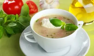 Co zrobić ze świeżą bazylią? Odkryj pyszne przepisy i porady