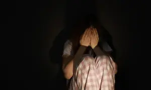 Lęk przed życiem: objawy, przyczyny i jak odzyskać kontrolę?