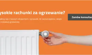 Ręka reguluje termostat grzejnika. Sprawdź, jak obniżyć szacowane roczne zużycie energii i rachunki za ogrzewanie.